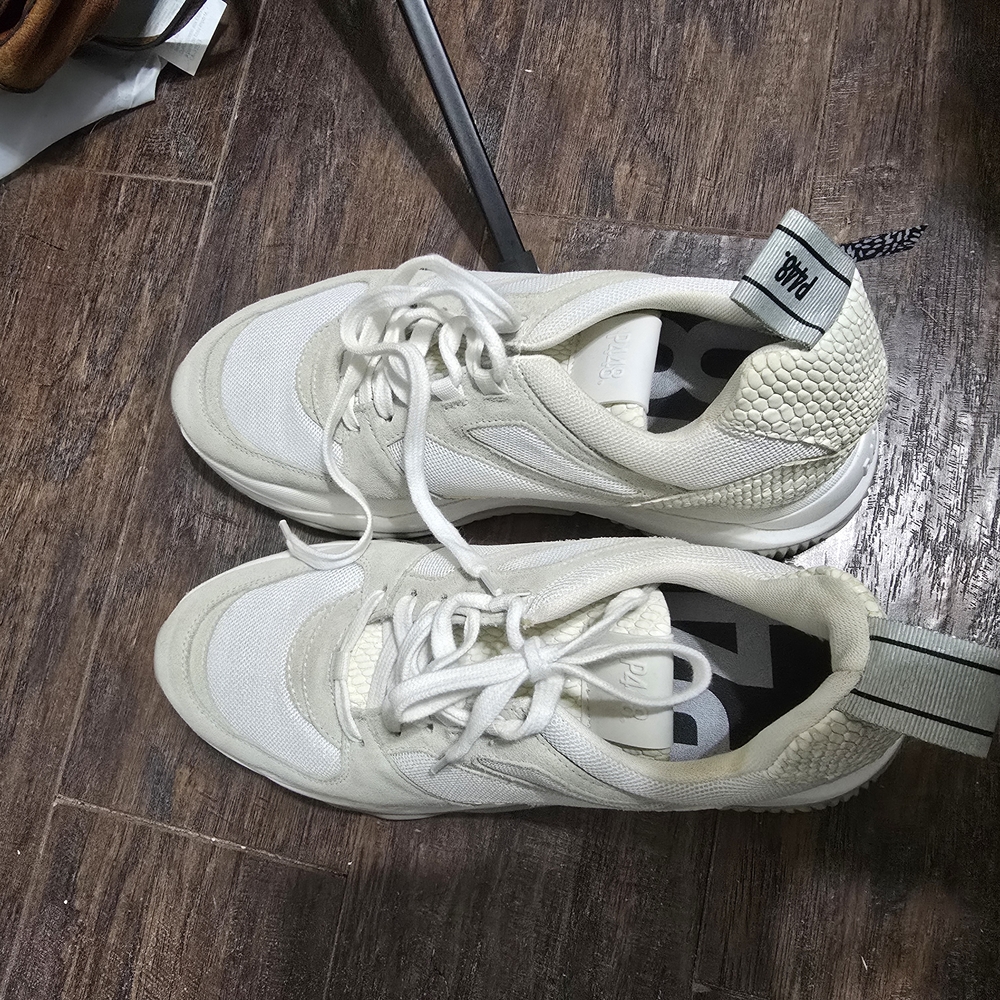 P448 White Athletic Shoes with Chunky Design